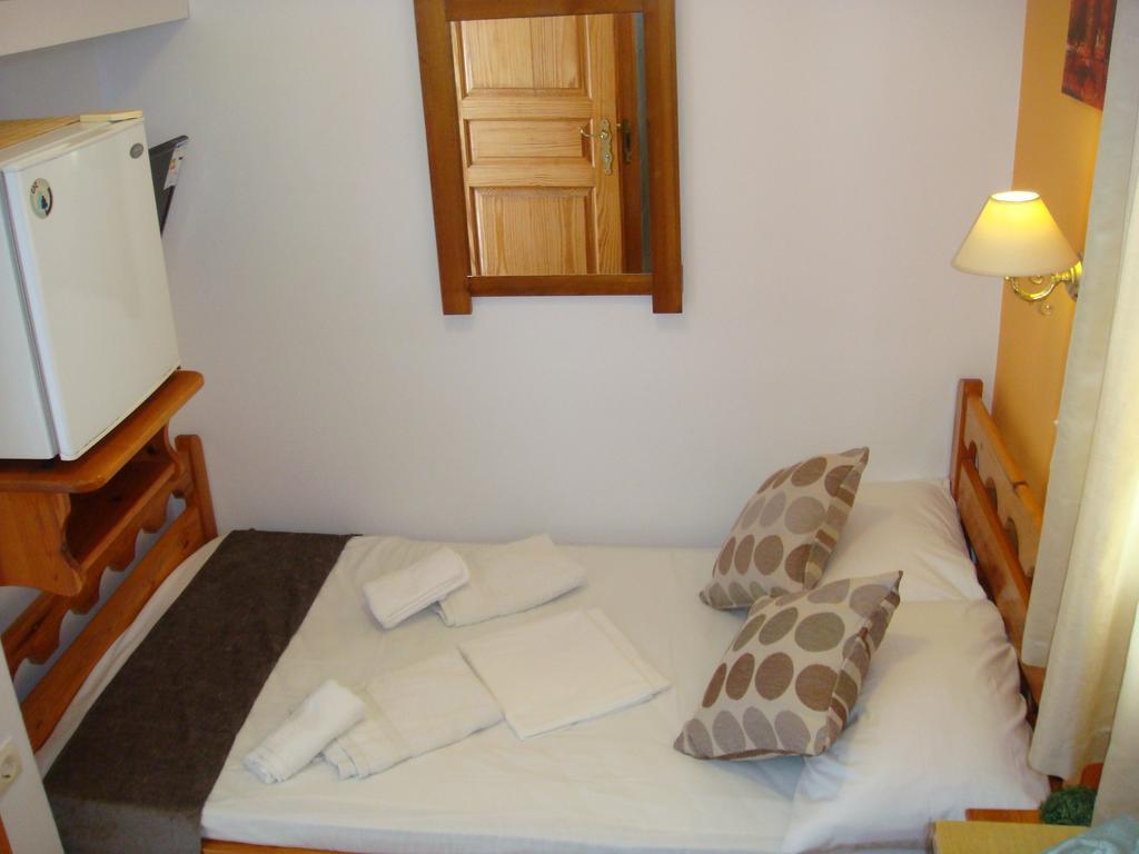 Boussetil Rooms Capanmat Τήνος Εξωτερικό φωτογραφία