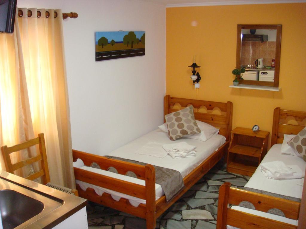 Boussetil Rooms Capanmat Τήνος Εξωτερικό φωτογραφία